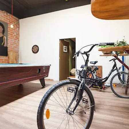 Pars Tailor's Hostel